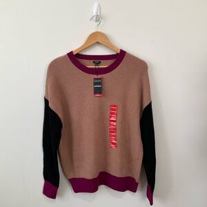 Express Women's X Small Tan/ Black / Fuschia Long Sleeves Relaxed Fit Sweater